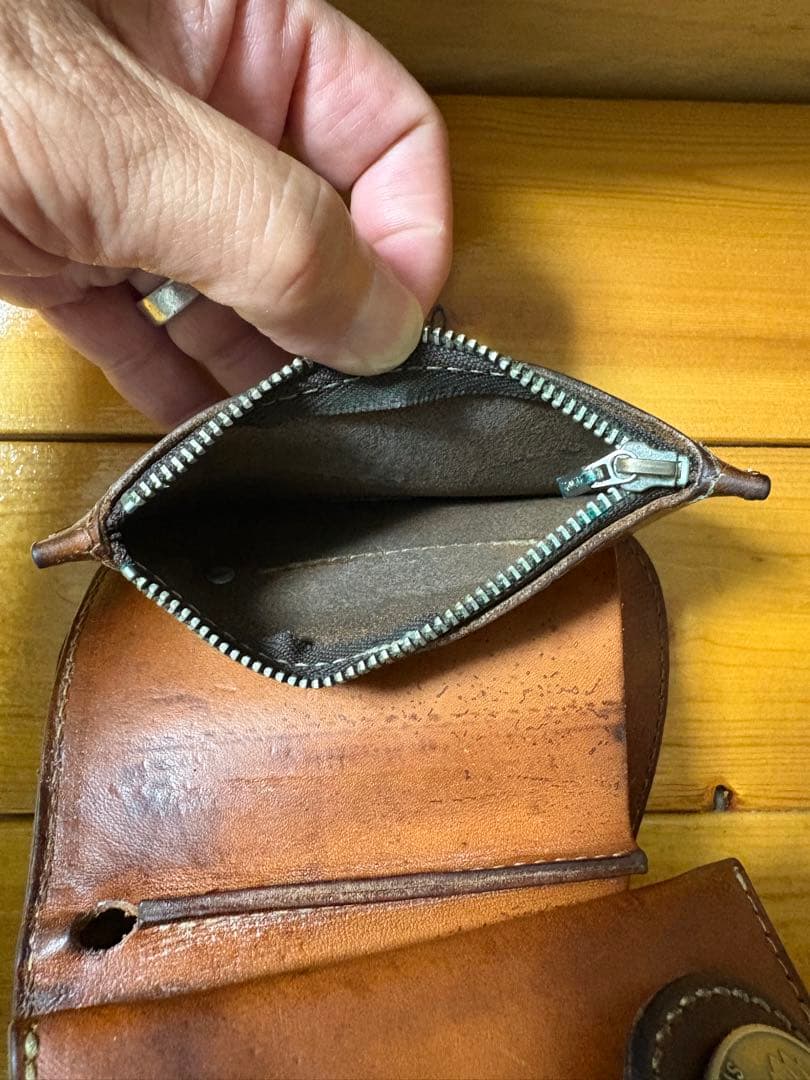 レッドムーンショートウォレット ミッドライン サドルレザーウォレット2000M-MID REDMOON レッドムーン MID Line二つ折り財布 P-01-MID メンズ 男物 本革 サドルレザー 日本製 職人 匠 財布 革財布 ウォレット ショートウォレット おしゃれ かっこいい大人 彼氏 男性