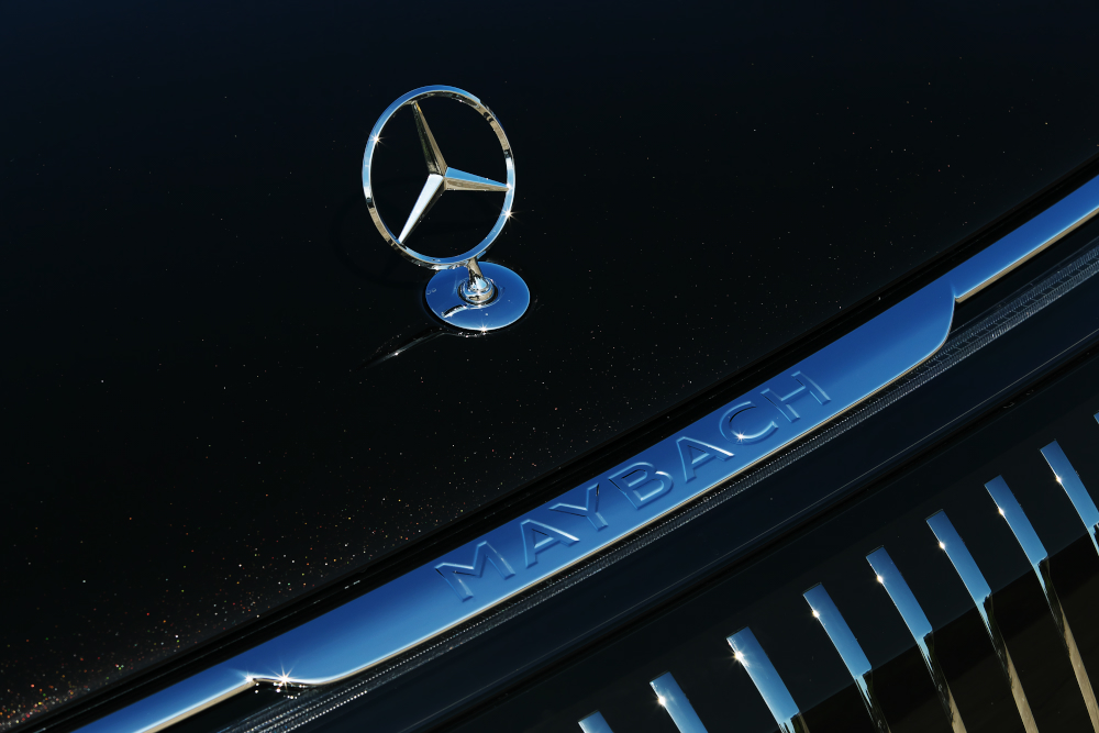 ベンツのマーク」どんな意味？ 100年続く自動車エンブレム 実は細かく変化も乗りものニュース