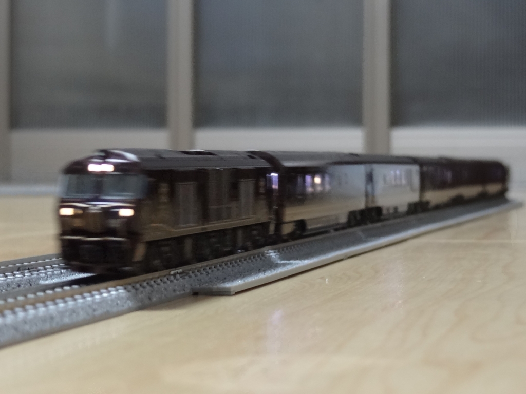 黒塗りの高級車に追突してしまうbot on X