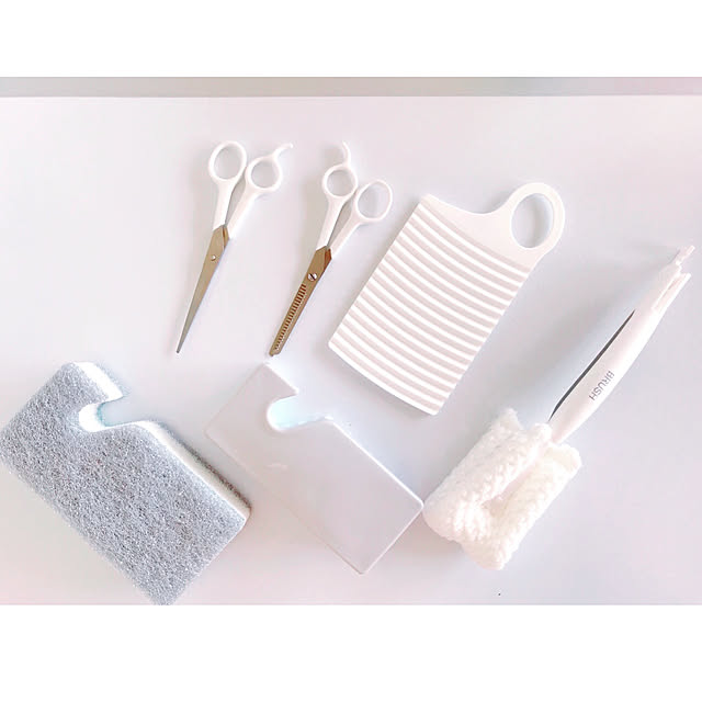 ダイソー 靴下や化粧ブラシも洗える⁉『ミニ洗濯板』の商品紹介