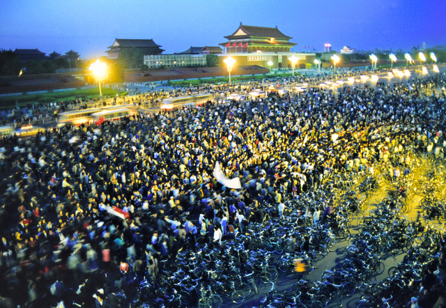 天安門車両突入・炎上事件ウイグル族不満背景か 13 10 29