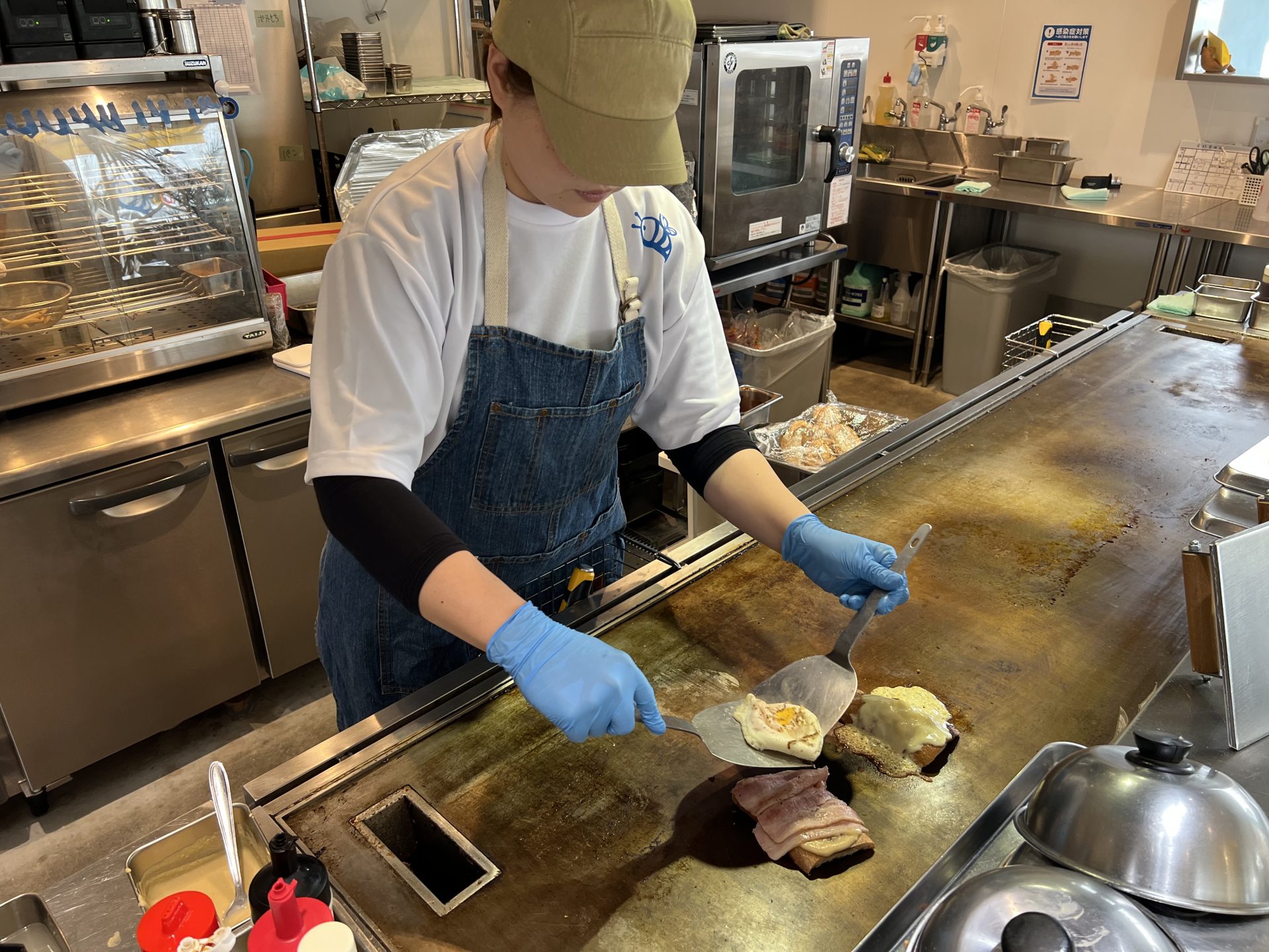 四日市市 開放的な空間でボリューミーなホットサンドを♪3 26オープンの「Blue Bee SAND」でランチしてきました！号外NET 四日市市