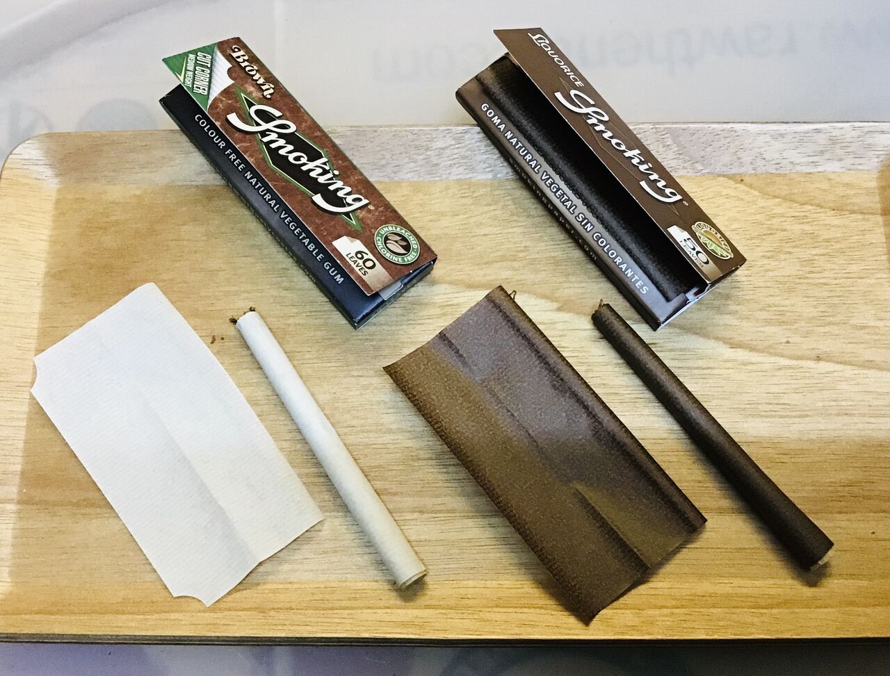 ロールタバコ用の茶色い紙