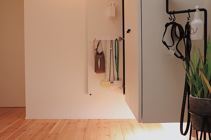 これでもう忘れない！玄関や車に「吊るせるマスクケース」みんなの使用レポアンジェ日々のコラム