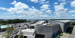 独身寮をリノベーション 10.3mのカウンターキッチンもある新発想の交流型賃貸住宅「ネイバーズ武蔵中原」ってどんなところ？ENGINEエンジンクルマ、時計、ファッション、男のライフスタイルメディア