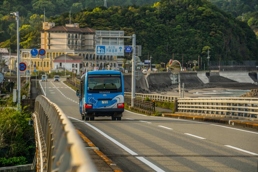 デュアル・モード・ビークルとは 最新ニュースと解説 - 日本経済新聞