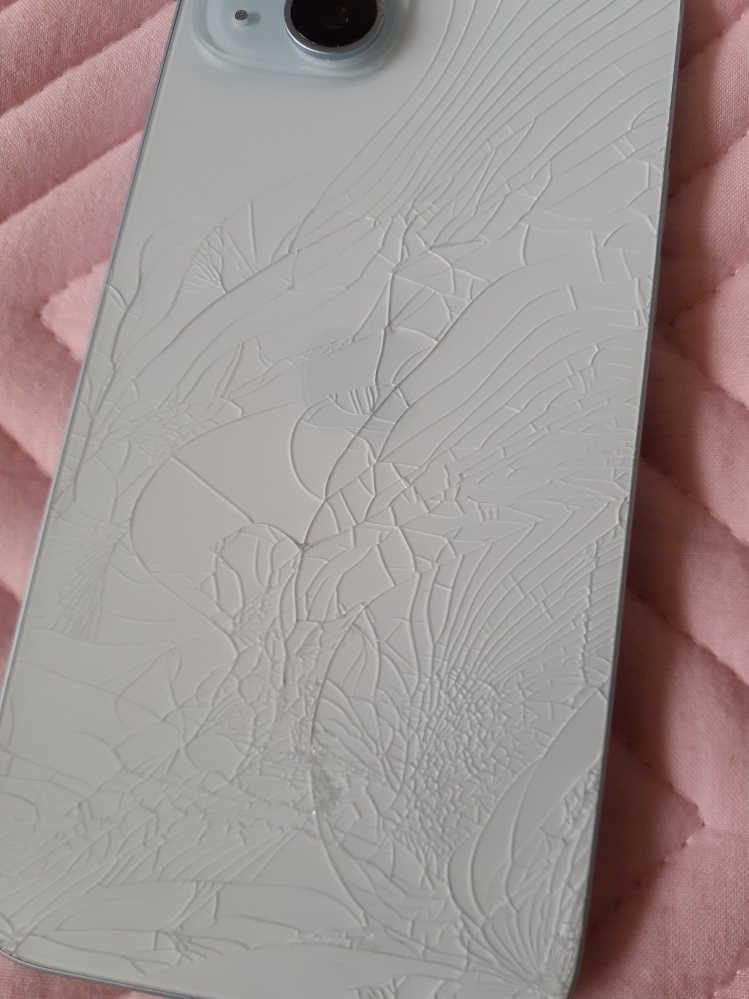 iPhone修理 画面がバリバリのスマホを修理に出してみた！「iPhone 14 Pro」なら時間と費用はこんな感じロケットニュース24