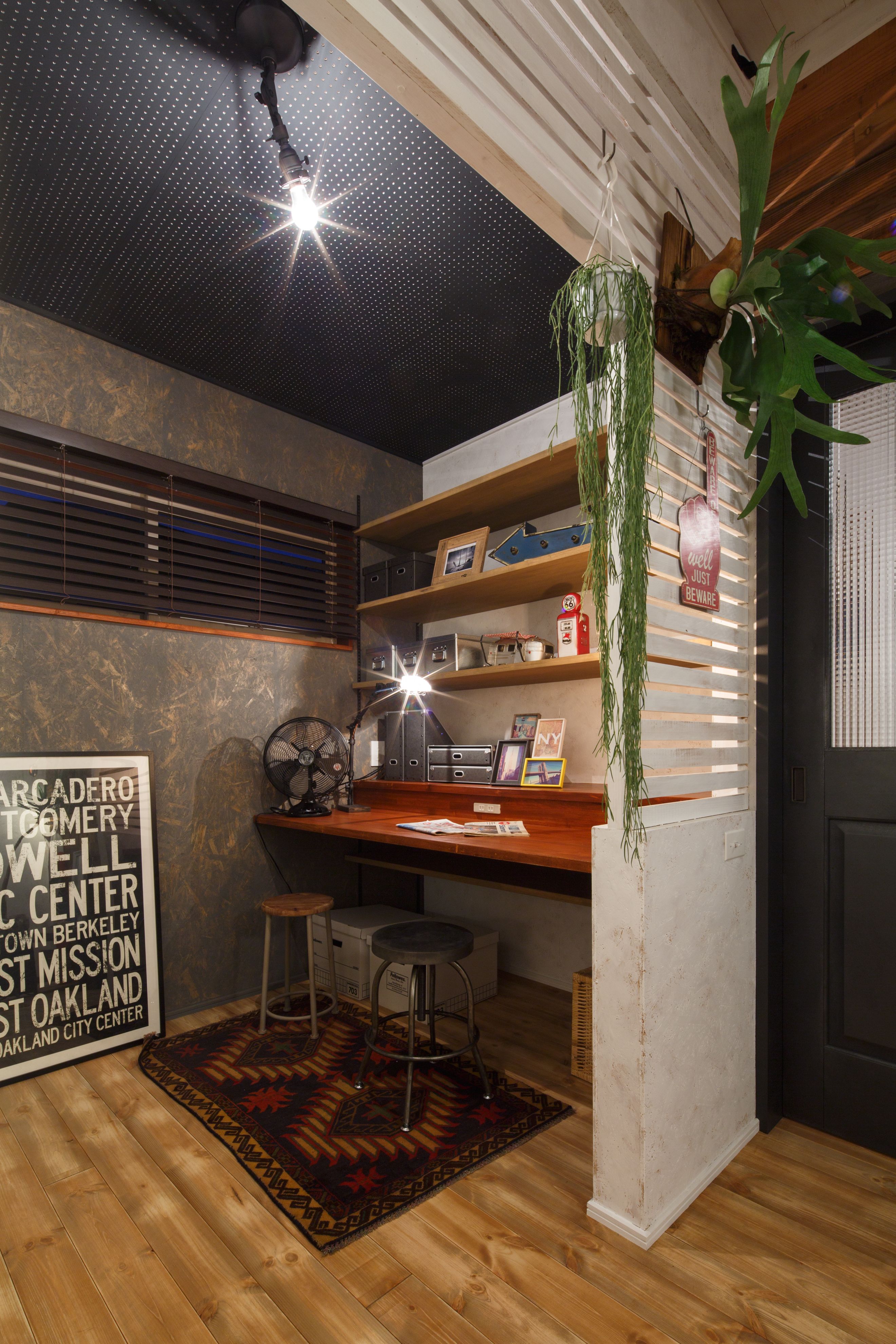 造作デスク 引っ越して形を変えた3つの家具 その3SMALL SPACES: 狭くても快適に