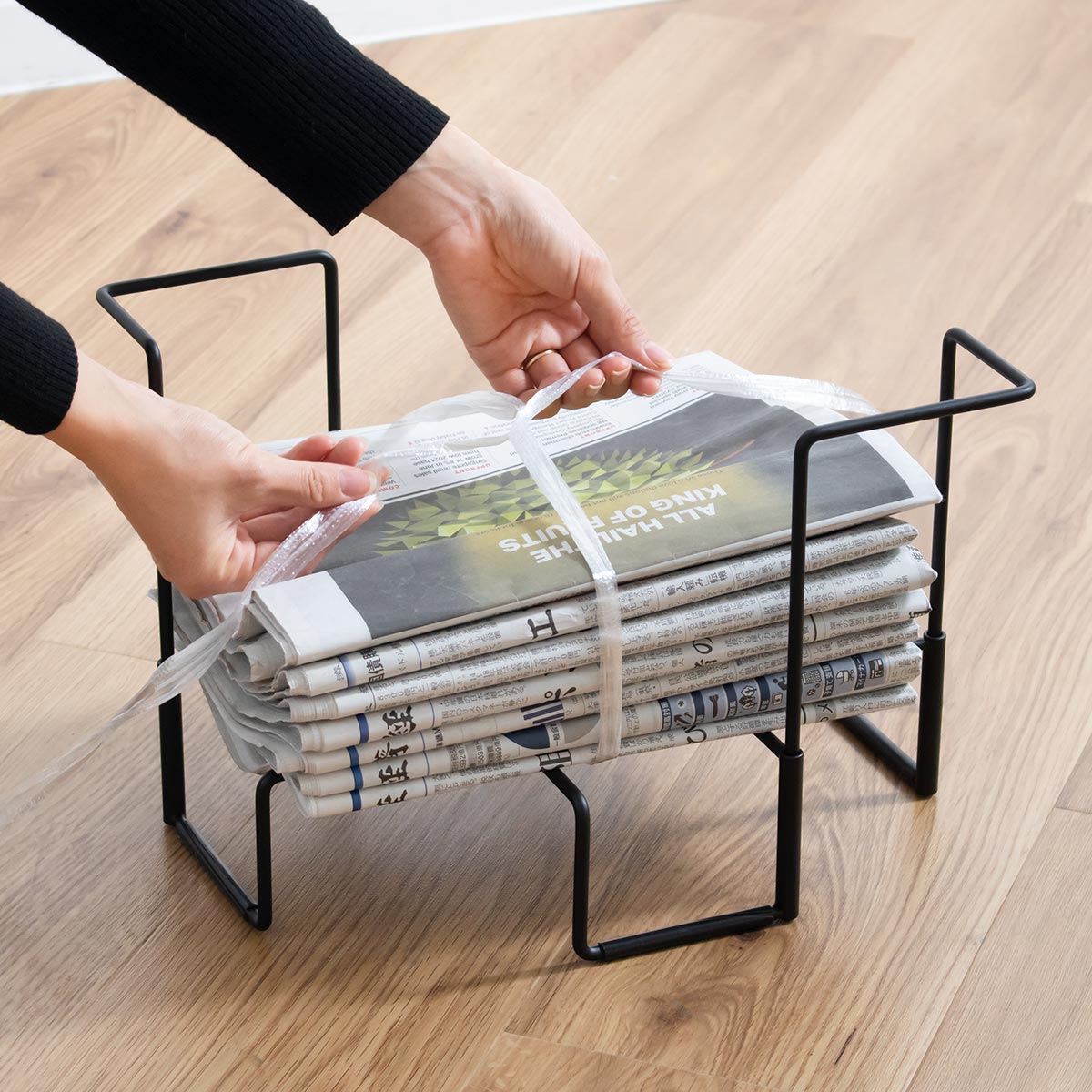 ✔︎新聞の収納方法を追加しました！﻿ ﻿ 『ジャニヲタのリアルなグッズ収納術』﻿ ﻿ ﻿ 意外と増える、新聞の収納に困っていませんか？﻿サイズもよく分からないですよね。﻿ ﻿ そんなオタクに向けて、新聞の詳しいサイズと、新聞を収納できるアイテム 4選 をご紹介