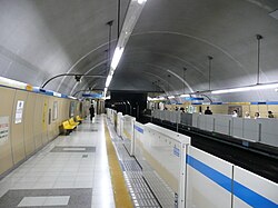 横浜市営地下鉄ブルーライン三ツ沢上町駅改札外エレベーター - YouTube