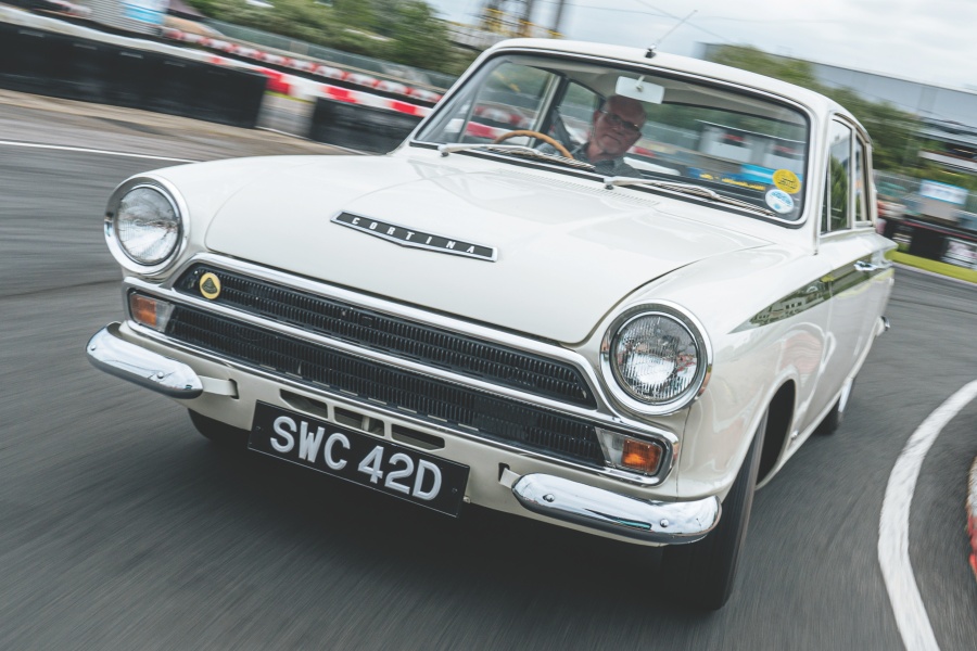 MCG 1 18 フォード ロータス コルチナ 1963-1966 レッド ゴールドMCG 1:18 Ford Lotus Cortina