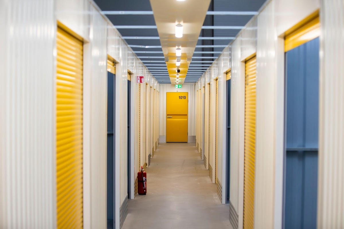 立川市で宅配・運送サービスがあるトランクルームを探す