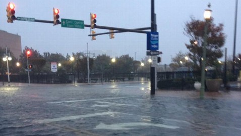 On Twitter, Sifting Through Falsehoods in Critical Times - The New YorkTimes