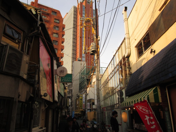 ディープすぎる！ 三茶の飲み屋街“三角地帯”で噂の絶品からあげを食べてきた2019年8月31日- エキサイトニュース