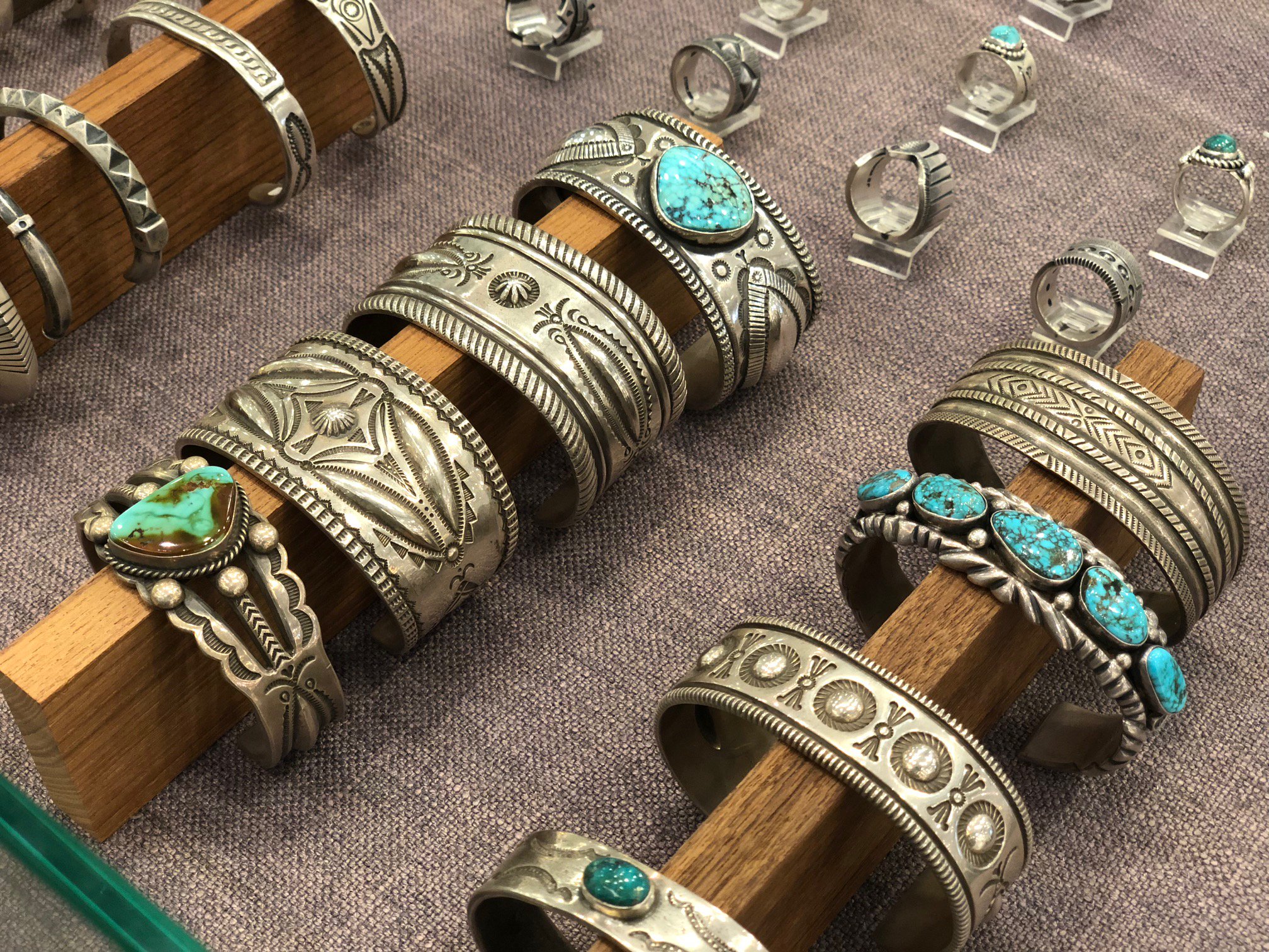 レア ナバホ族 60cm チェーンネックレス インディアンジュエリー アメリカ輸入品 レア ナバホ族 チェーンネックレス インディアンジュエリーINDIAN JEWELRY TRUNK SHOW at S.O.S fp 新宿伊勢丹店 〜7.18 tue.アメリカで作品を作り続けるネイティブアメリカンの