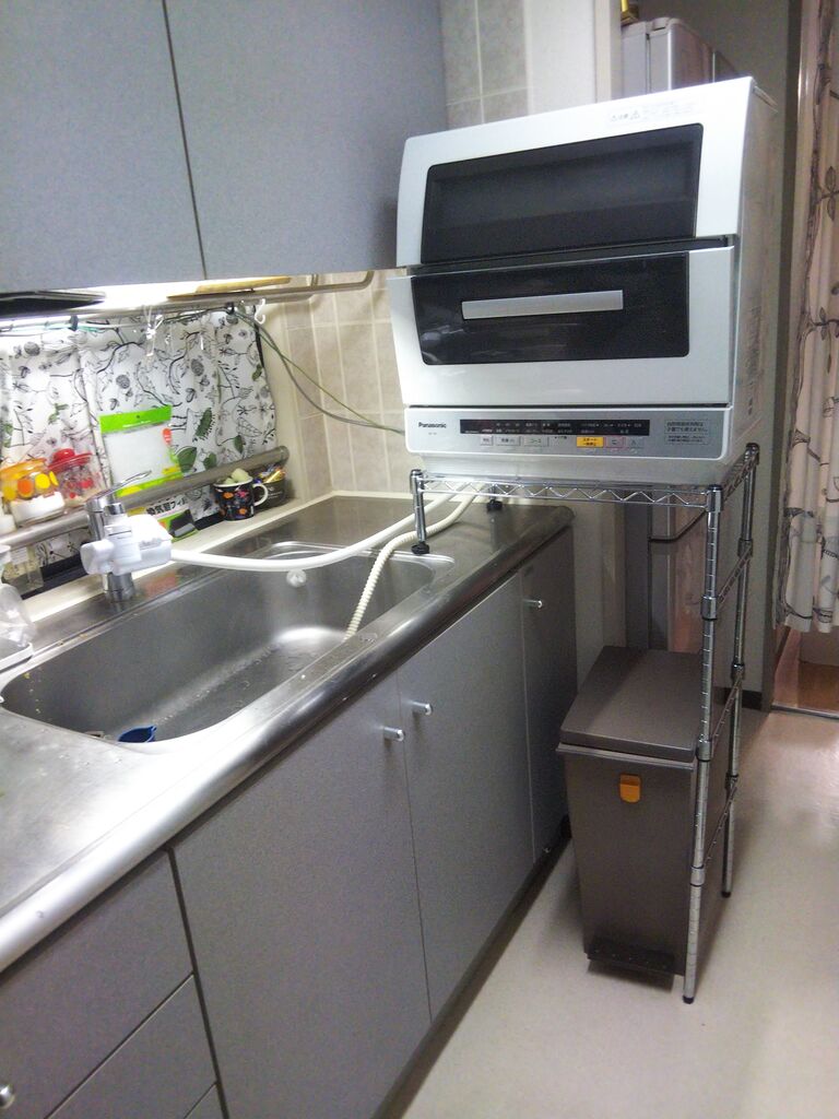 狭いキッチンだと食洗機置きづらい問題」は、パナソニックの“スリム食洗機”で解決！ これで家事の負担も軽減したよ〜ROOMIE ルーミー