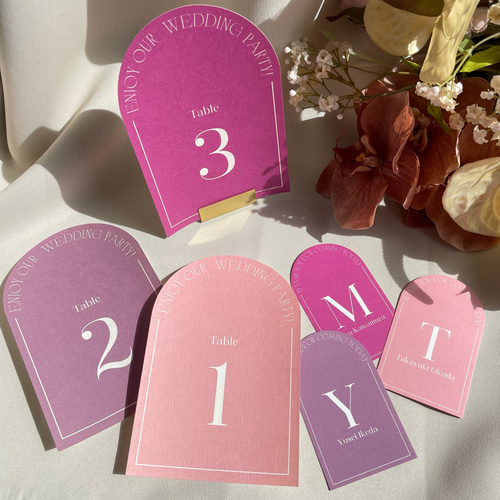 テーブルナンバー本当にそれでいいの！？ ここまでやるのが本物のオシャレ花嫁**「Strawberry」