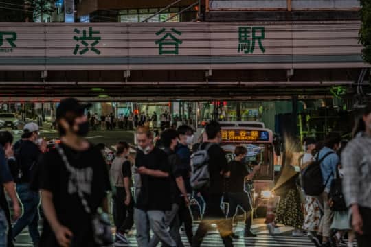 これが、新宿・渋谷のマル秘パンチラスポットだ!! ショップ 切り抜き 4ページ