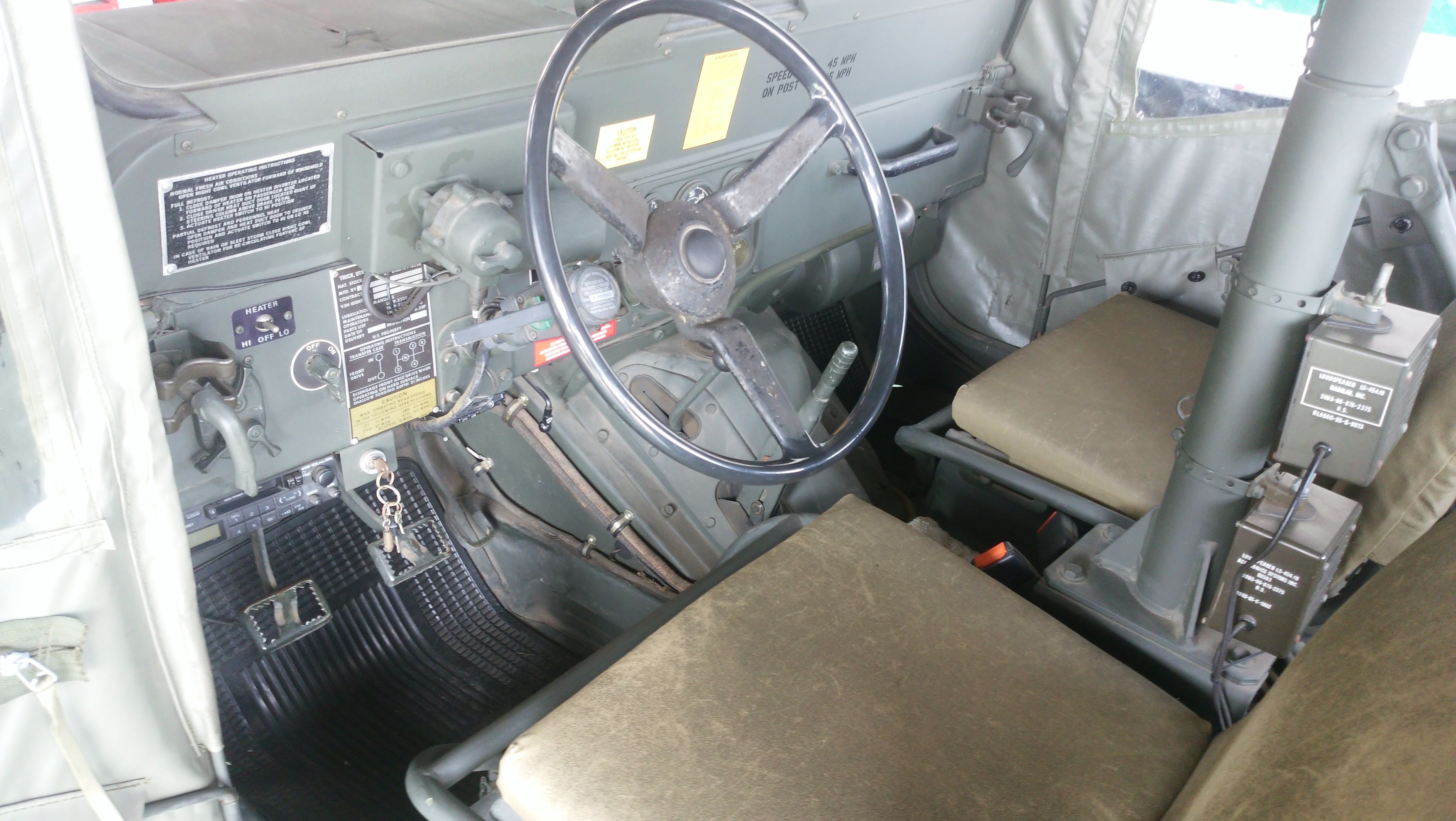 米軍Yナンバー車「近づくな」は正しいのか 事故、足りない分は防衛省が払う？AUTOCAR JAPAN