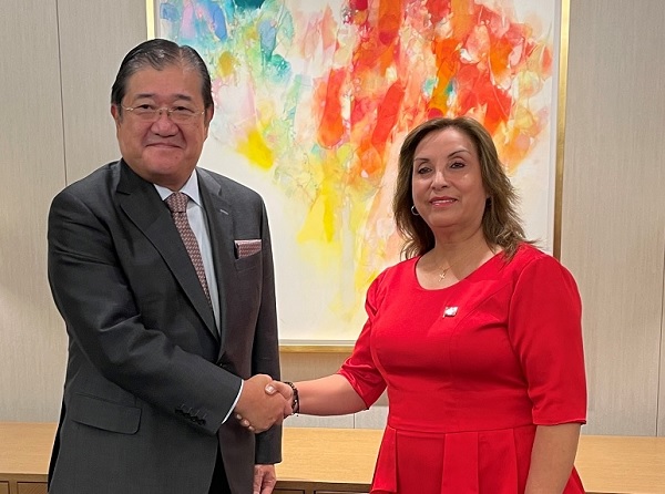 習近平主席、ペルー大統領と会談