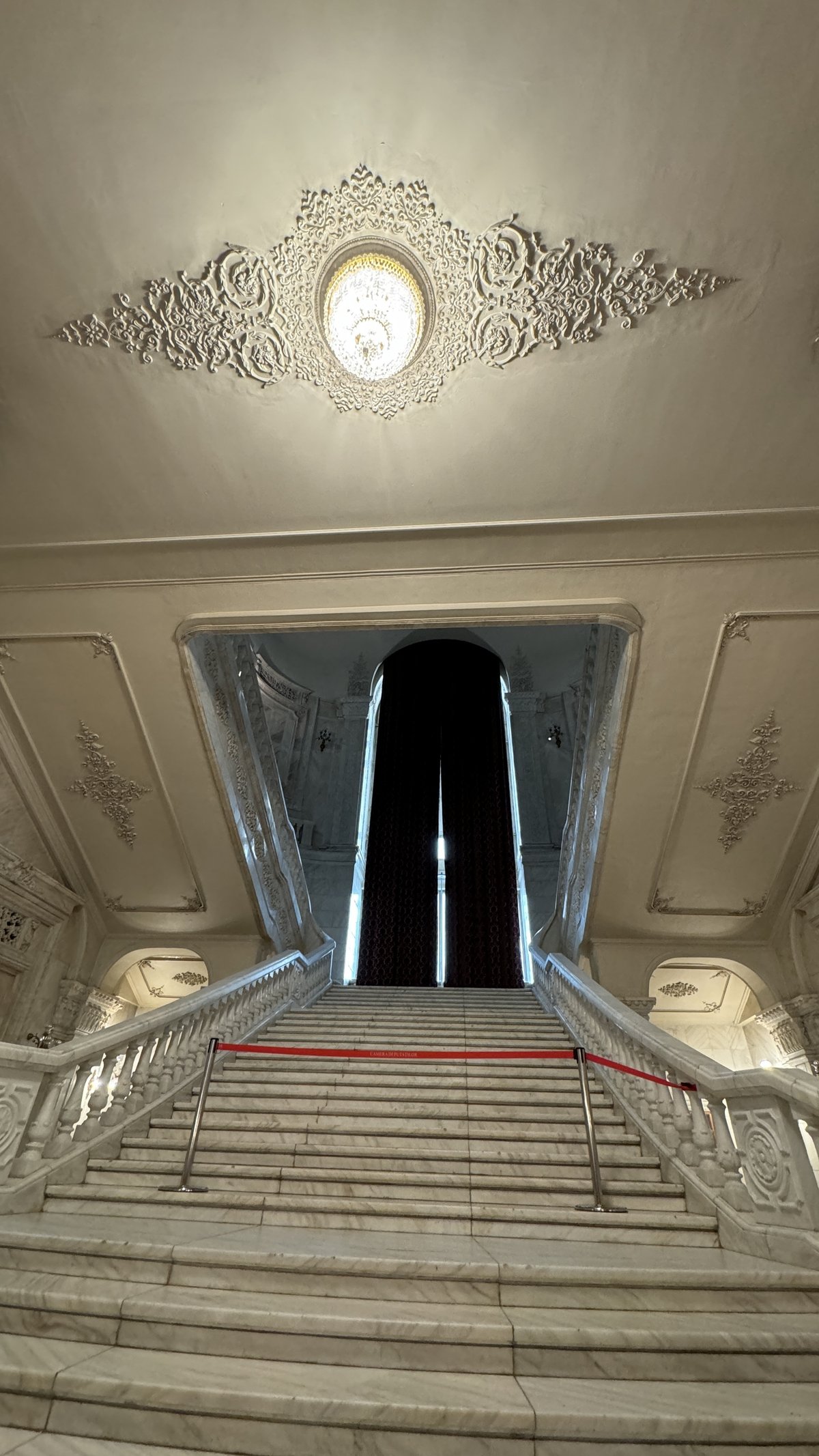 LXXXVI-Casa Poporului国民の館