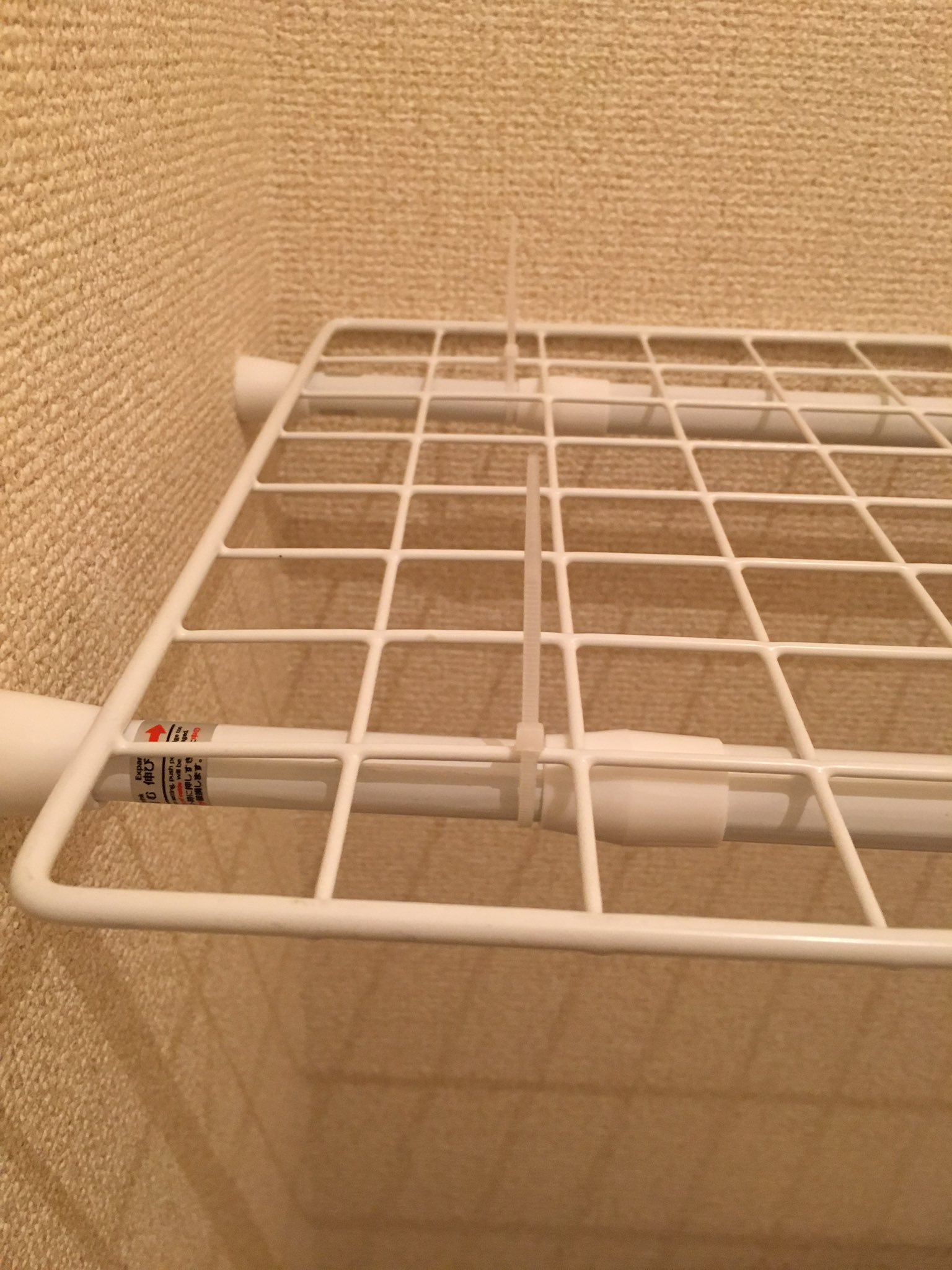 ワイヤーネット＋突っ張り棒で出来る！ メガネ収納収納術や整理整頓のアイデア暮らしニスタ