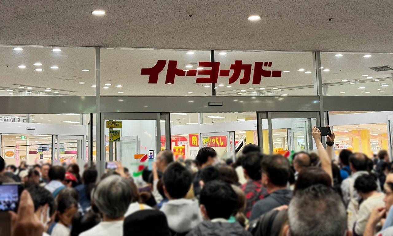 閉店 駅ナカの本屋さんが。JR拝島駅改札内にある本屋『ブックコンパス ディラ拝島店』が7月いっぱいで閉店するみたいいいね！昭島