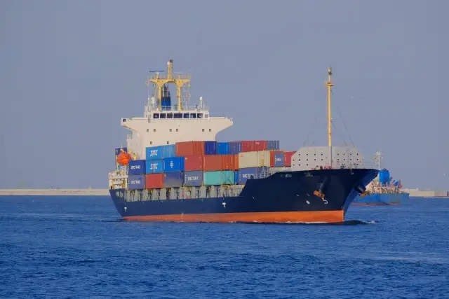 世界の貯蔵タンク事故情報: ソロモン諸島の世界遺産海域近くで貨物船が座礁、油流出