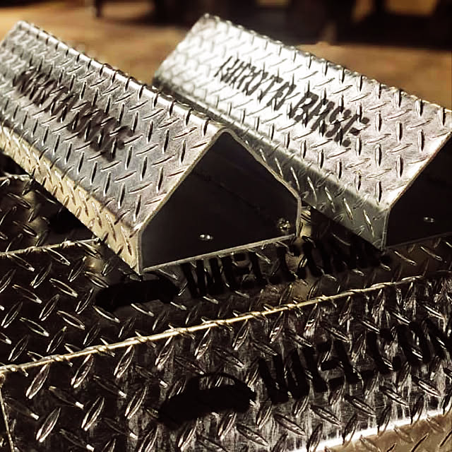 エクステリア 自宅駐車場の車止め 駐車ブロック をDIYして外構費用を安く！最適な設置位置・寸法は？ - 暖かい家づくり 一条工務店平屋i-smartで快適生活