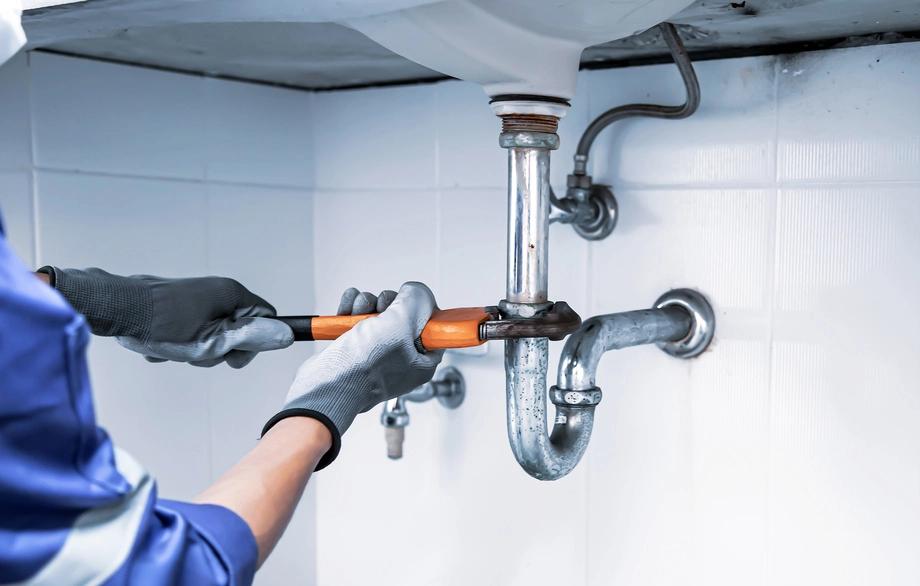 東京都江戸川区の排水管高圧洗浄東京都江東区で排水管高圧洗浄 詰まり修理ならピーエル・メンテナンスへ