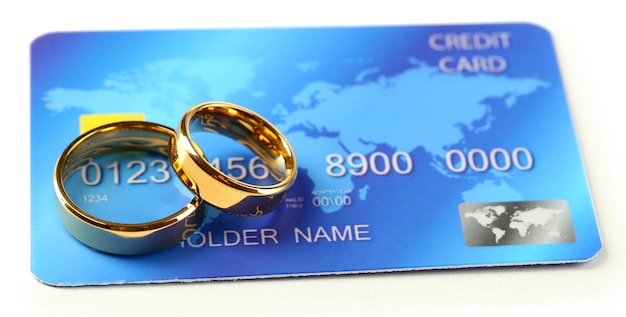 ASCII.jp：指輪でピッで買い物 ドコモがVisaのタッチ決済対応スマートリング「EVERING」 月395円で利用可