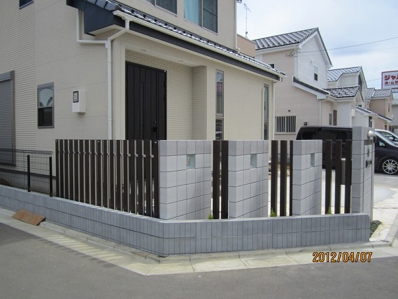 スリットフェンス高知外構・エクステリアガーデン＆エクステリア エン en