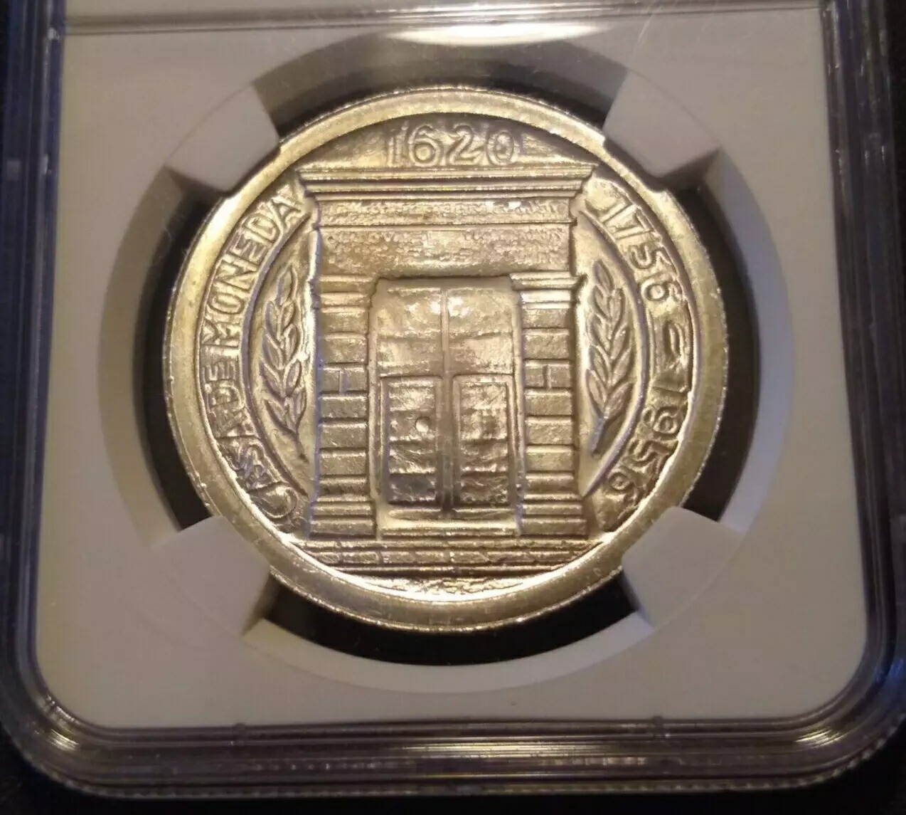 1,300点を超えるコロンビア・ペソ 素材のストックフォト、写真、そしてロイヤリティフリーの画像 - iStock