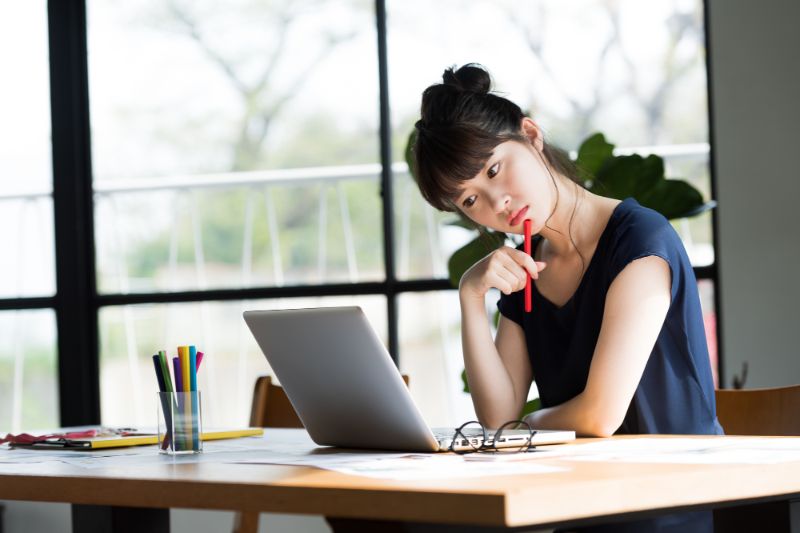 まだ紙で校正してるの？PDF校正にする4つのメリット株式会社一向社