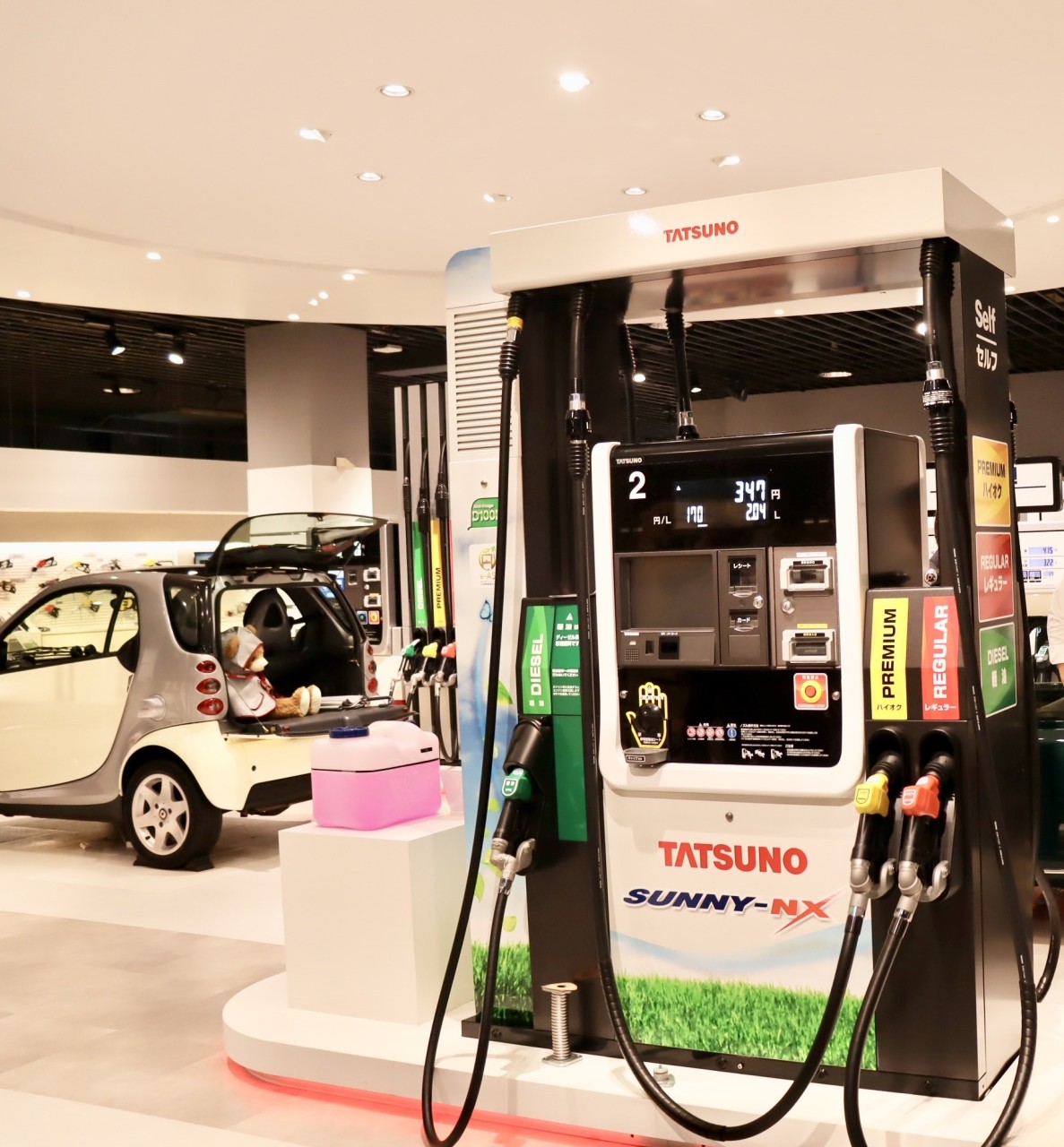 DriversTV 全国プラン ガソリンスタンド 給油機サイネージオーマッチ国内最大級の広告プラットフォーム