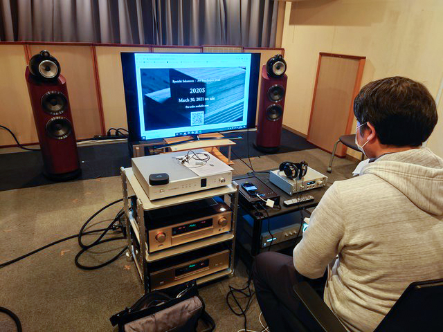 まだ誰も知らない、坂本龍一のプライベートスタジオを岡村靖幸が訪ねるブルータス BRUTUS.jp