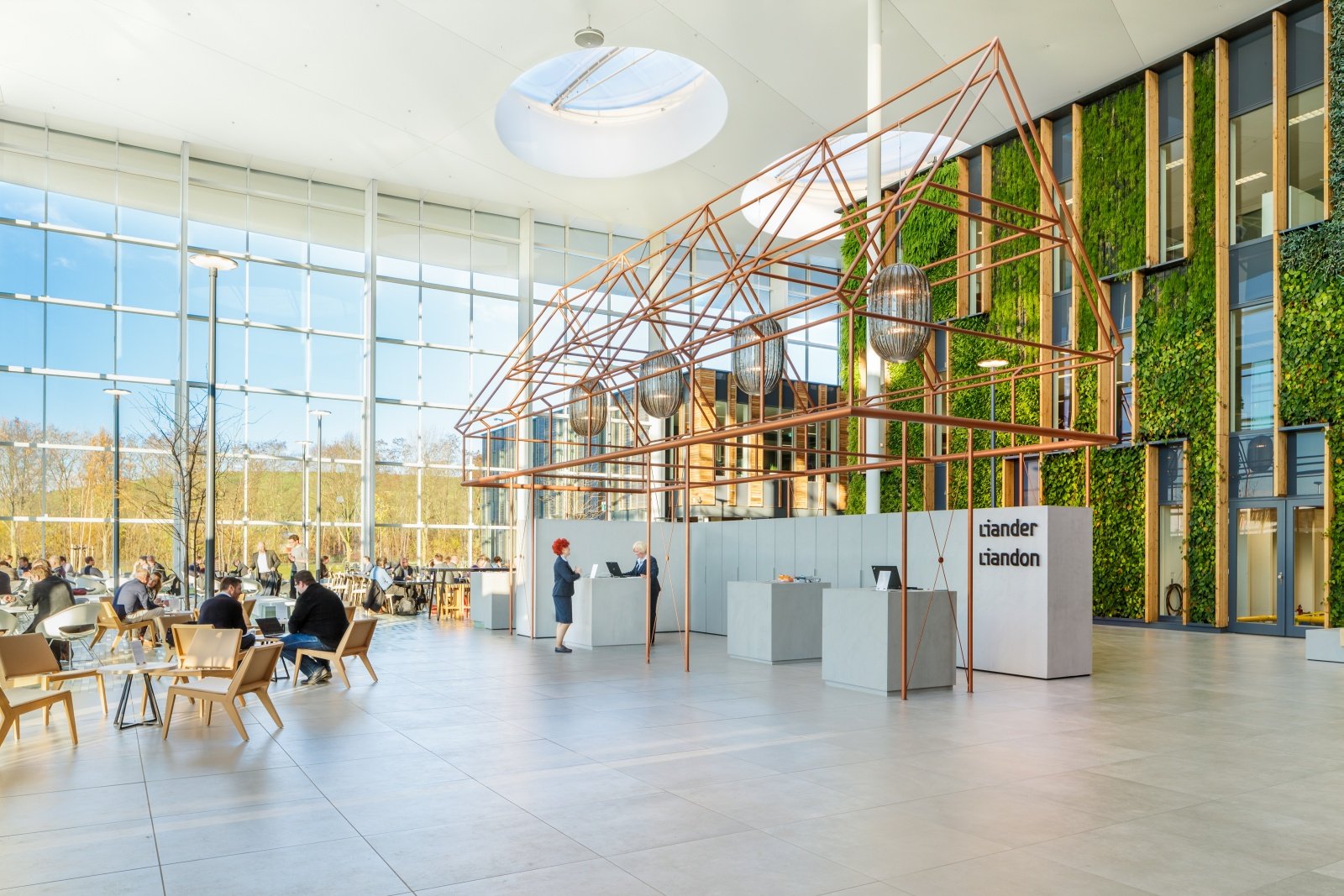 エントランスはオフィスの「顔」！社内外にイメージアップの活用事例IBASHO. オフィスに込められた想いを載せる情報メディア