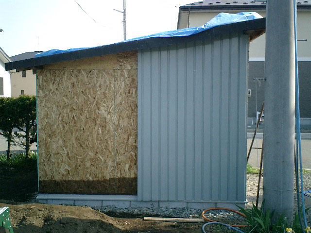 トタン屋根の倉庫イラスト - No: 25299387無料イラスト・フリー素材なら「イラストAC」