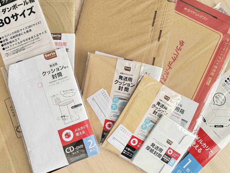 セリアで買えるメルカリのおすすめ梱包資材10選！選べるサイズで発送料を抑えるコツイチオシichioshi