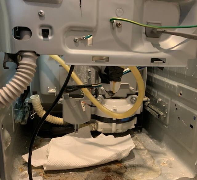 食洗機が水漏れ故障して翌日に修理してもらった話 パナソニック ビルトイン45cm幅、修理代は２万円弱 快適で幸せな生活を目指すブログ