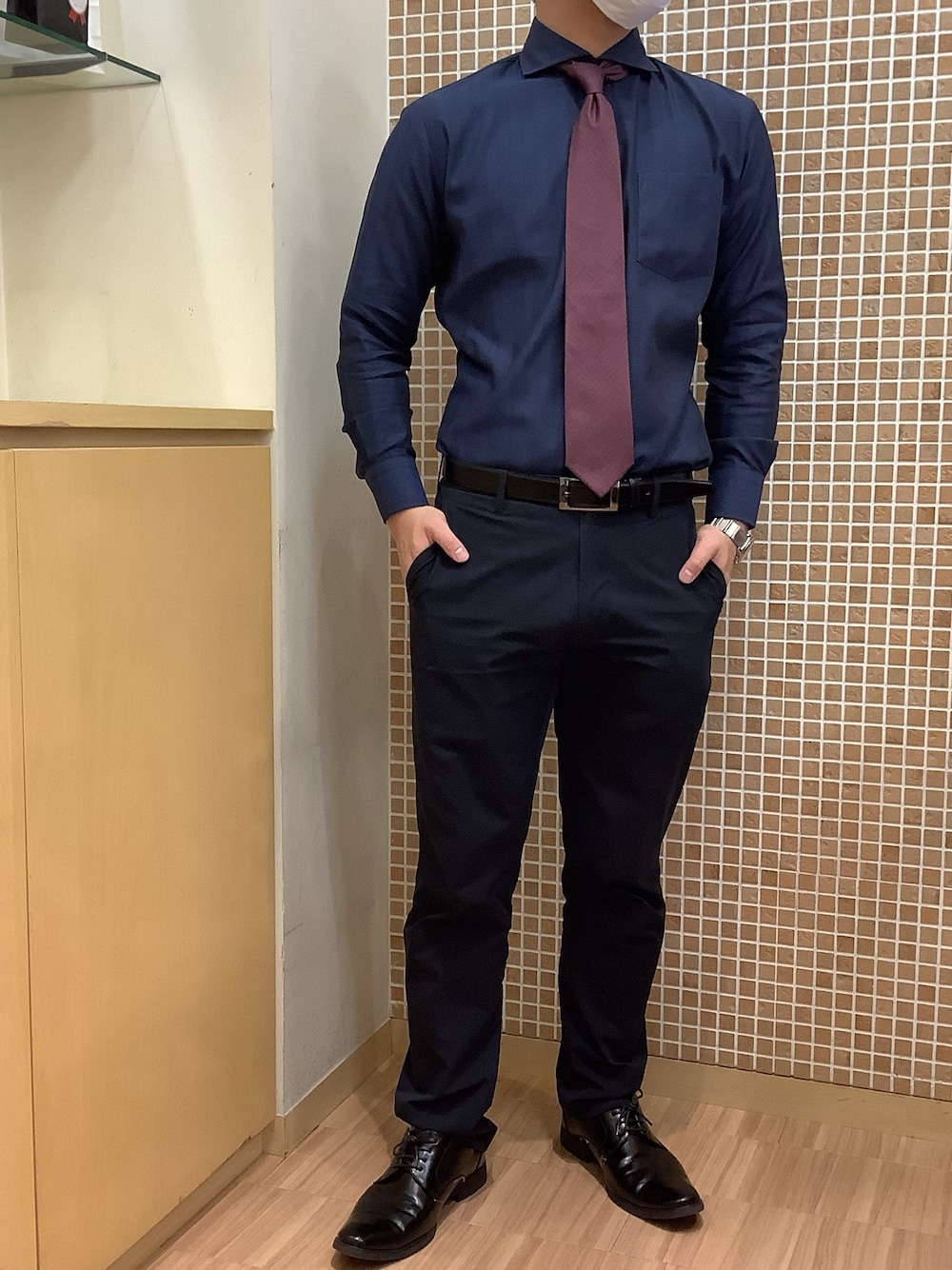 ビジネススーツの鉄板 ネイビー×ストライプ を徹底解説 - オーダースーツの教科書