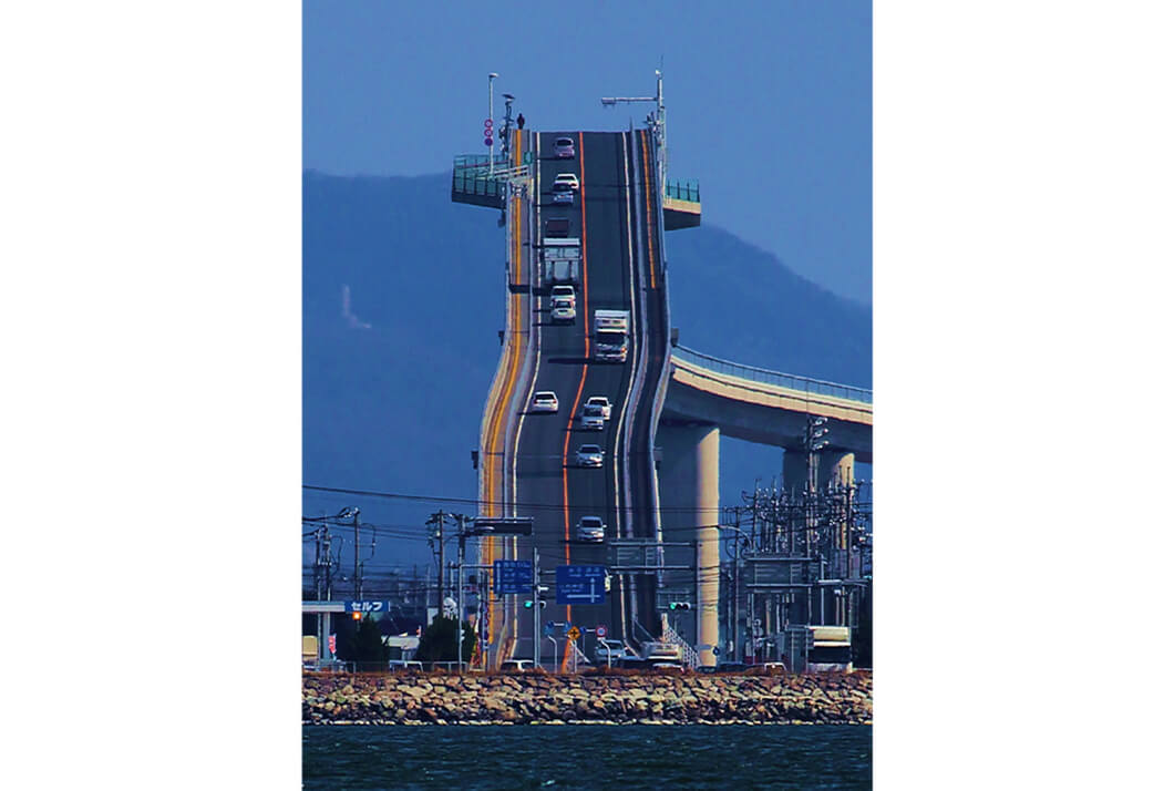 ダイハツCM ベタ踏み坂は、実在した！江島大橋、島根と鳥取の県境の