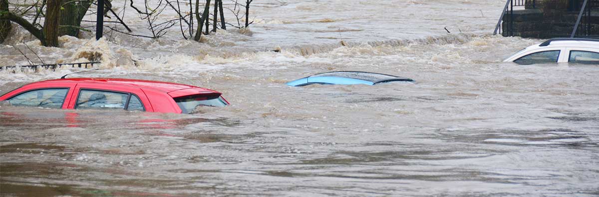 大雨による冠水で車が水没した場合保険って適用されるの？自動車保険の見積もり・ランキング ドコモスマート保険ナビ