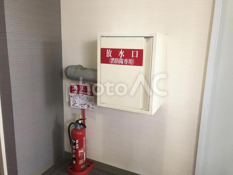 階段室内に設ける放水口 連結送水管