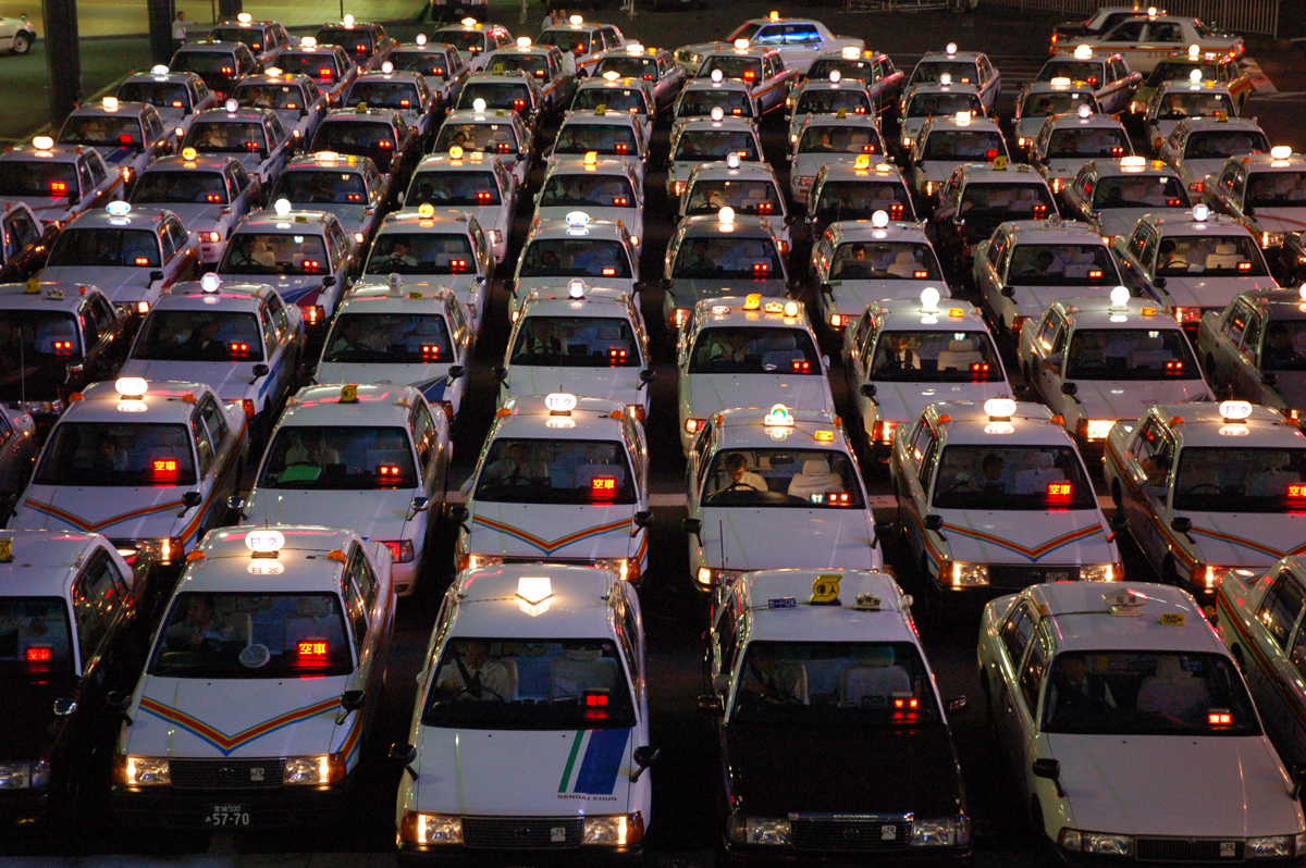 点灯ルールや個タクの行灯形状など「タクシー行灯の疑問」自動車情報・ニュース WEB CARTOP
