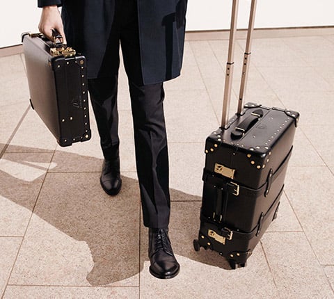 飛行機でスーツケースの破損。過去2回ともグローブトロッターだった次はどこいく