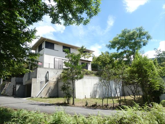 世田谷区上野毛の5台ガレージ中古戸建て敷地面積400㎡超の豪邸
