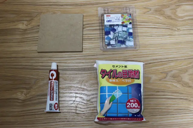 ダイソーのコレなんだと思う？並べて固めるだけ♡お洒落グッズを作れるタイル2024年5月6日- エキサイトニュース
