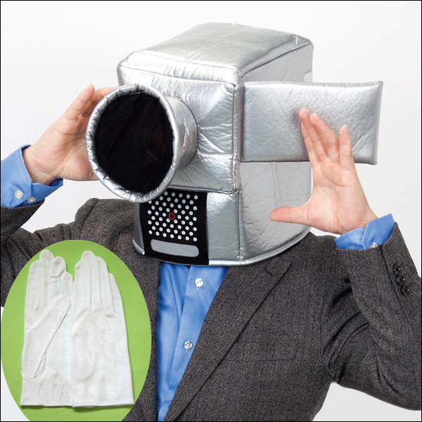 漫画のキャラクターの泥棒や強盗、マスクとストライプの刑務所の服を着ていると 2つの拳銃を携えた、視聴者に直面している立っています。のイラスト素材・ベクター Image 36819812