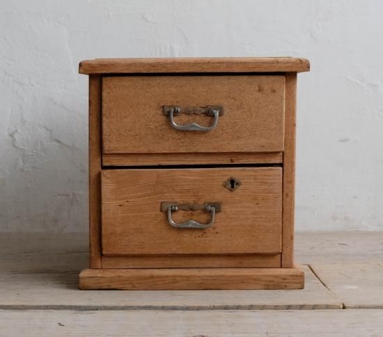 ガバッと開く書類収納ケース」を使い分ければ、家中の書類がスッキリ片付きます。アンジェ日々のコラム